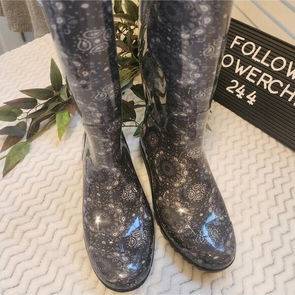 UGG SHAYE TALL BANDANA PAISLEY BLUE RAIN BOOTS SIZE 7 - Picture 11 of 12